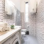 Apartamento Bilocale Moderno Isola-garibaldi, 4 Posti, Wifi Veloce, Metro A 2 Minuti
