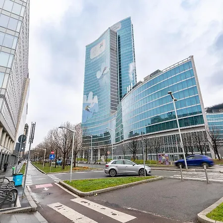 Appartamento Bilocale Moderno Isola-garibaldi, 4 Posti, Wifi Veloce, Metro A 2 Minuti *