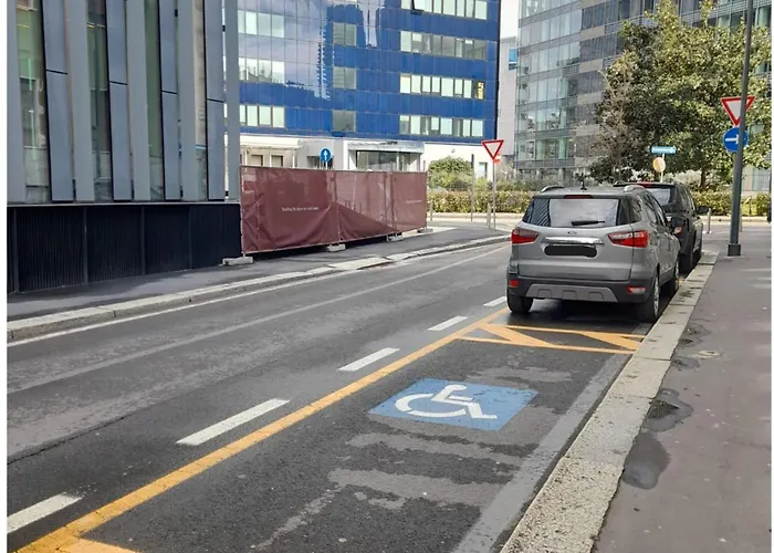 Bilocale Moderno Isola-garibaldi, 4 Posti, Wifi Veloce, Metro A 2 Minuti Appartamento *