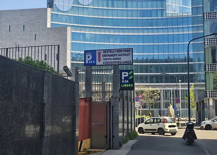 Bilocale Moderno Isola-garibaldi, 4 Posti, Wifi Veloce, Metro A 2 Minuti Appartamento